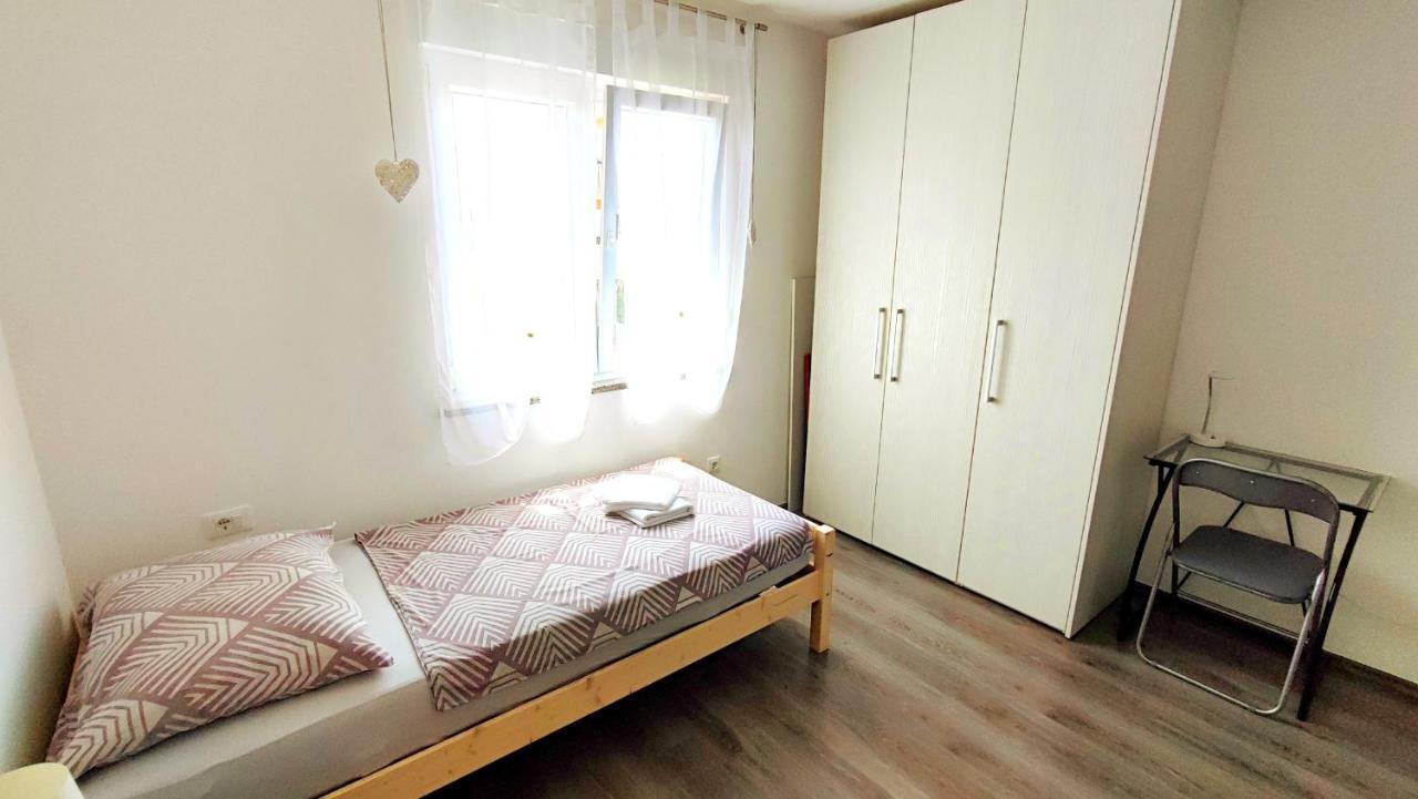 Apartment Jan 2+2 With Balcony Pula Dış mekan fotoğraf